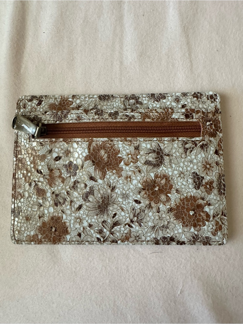 HOBO Brown Floral Lace Euro Slide Card Holder - Picture 2 of 2